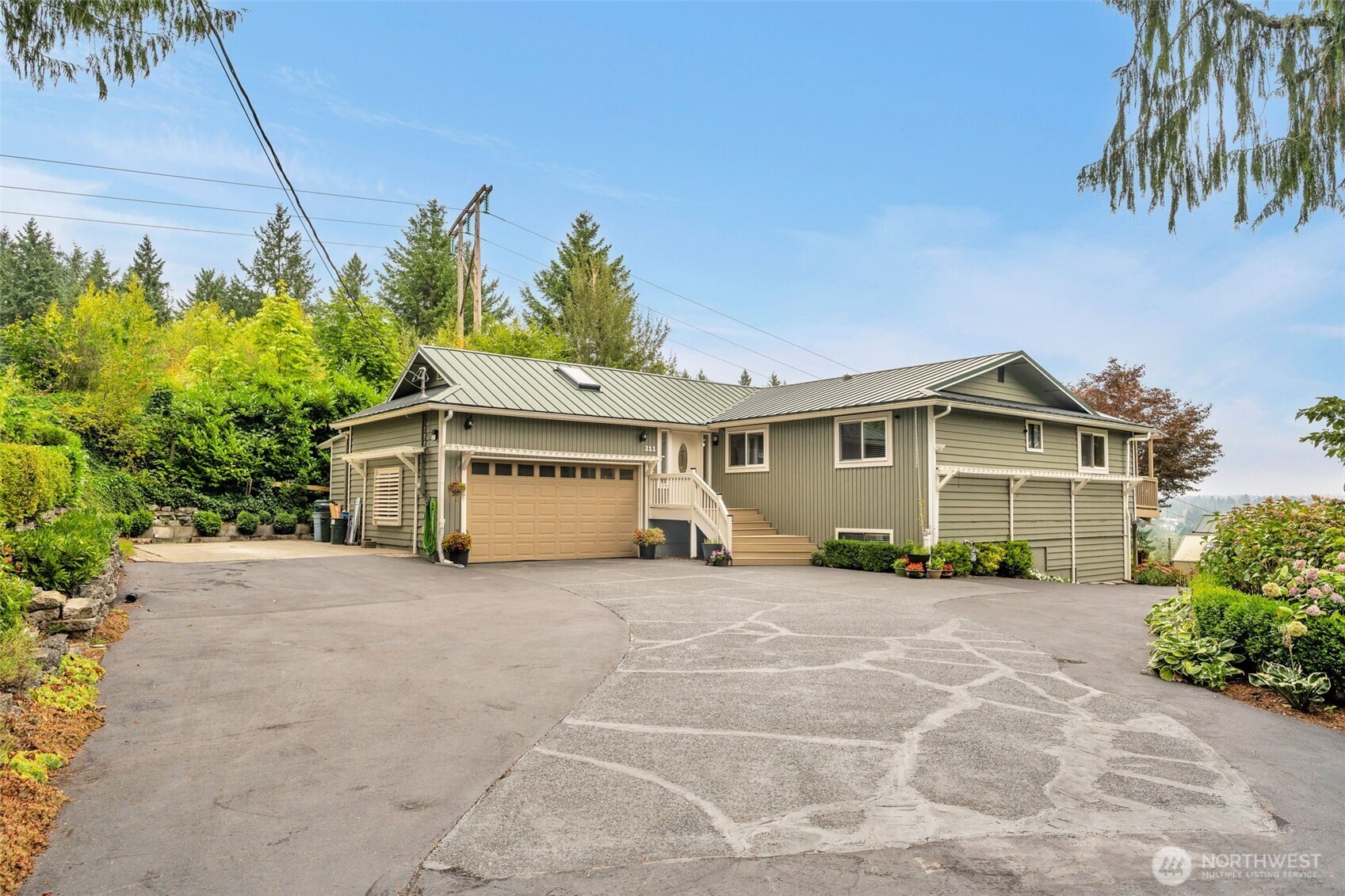 211 East Jonathan Road Bothell, WA 98012 - Photo 1 of 40