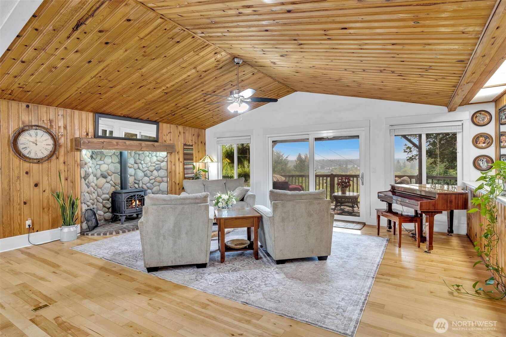 211 East Jonathan Road Bothell, WA 98012 - Photo 9 of 40
