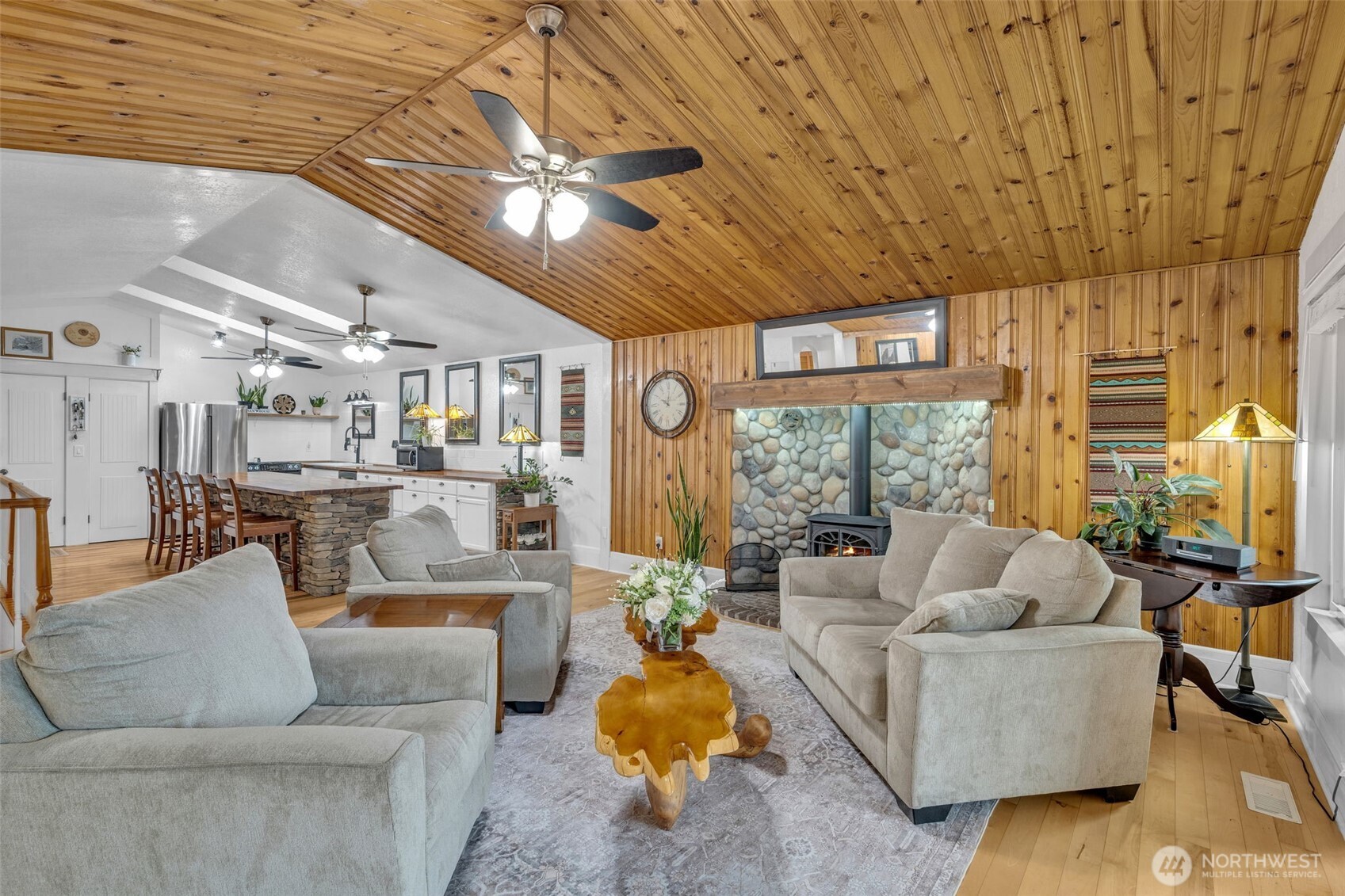211 East Jonathan Road Bothell, WA 98012 - Photo 10 of 40