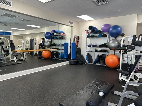 $6,500 | 6001 North Ocean Drive, Unit 503, Hollywood, FL 33019