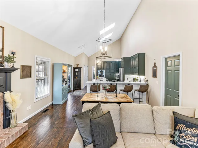 $685,000 | 4973 Us Highway, Saluda, NC 28773