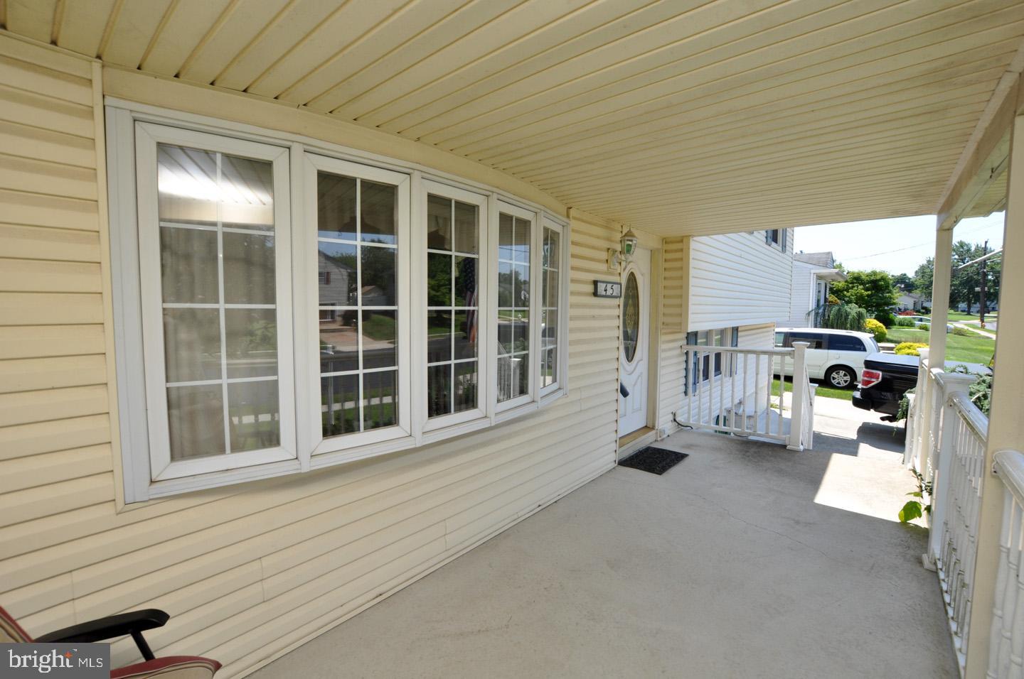 45 Linden Road Burlington, NJ 08016 - Photo 3 of 37