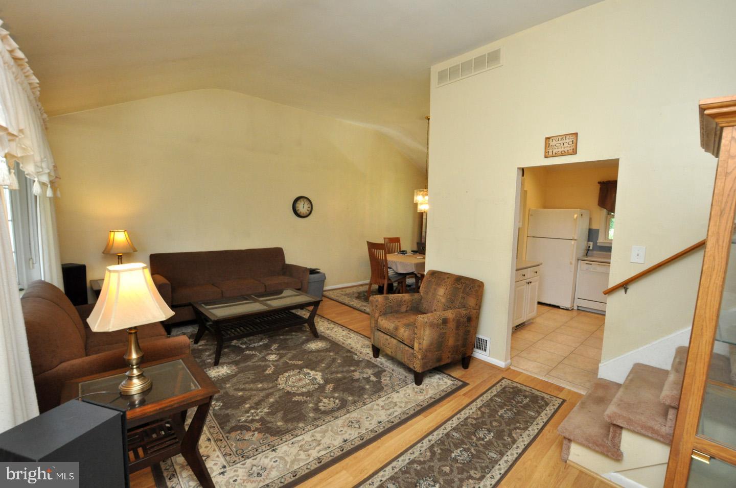 45 Linden Road Burlington, NJ 08016 - Photo 4 of 37