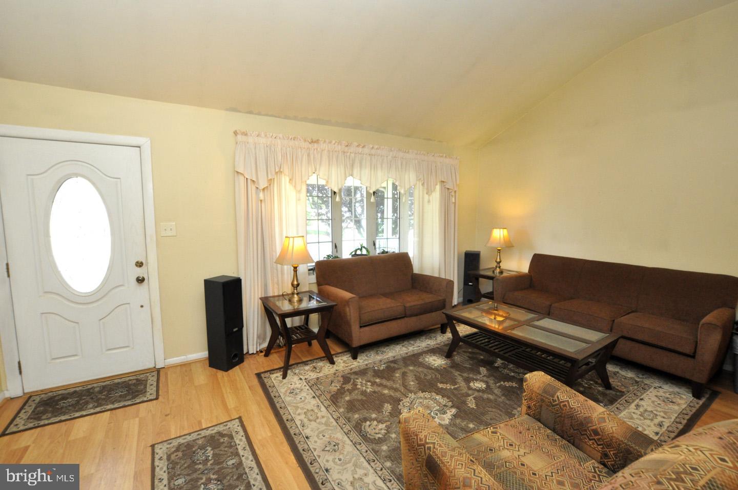 45 Linden Road Burlington, NJ 08016 - Photo 9 of 37