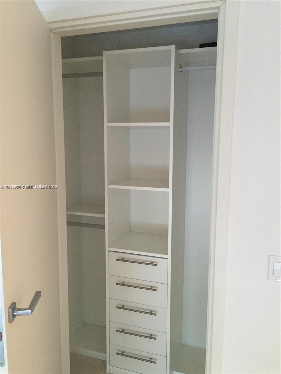 1300 Brickell Bay Drive, Unit 2813 Miami, FL 33131 - Photo 12 of 31