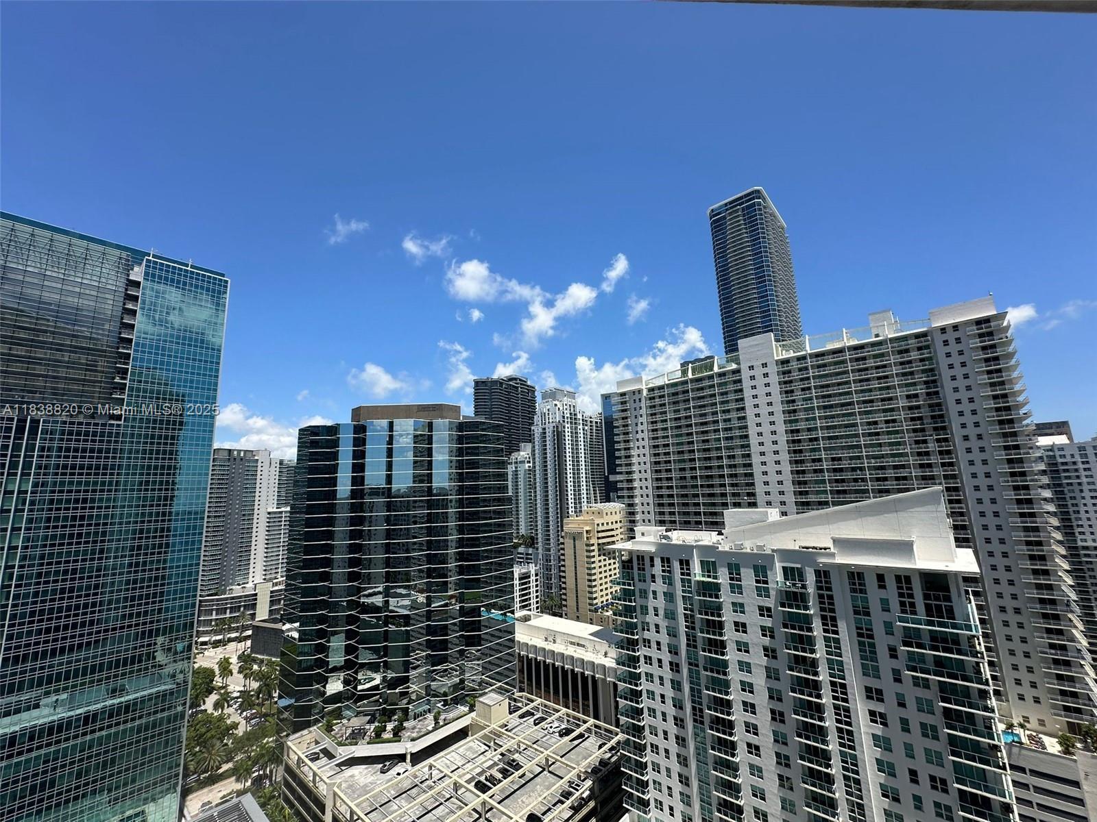 1300 Brickell Bay Drive, Unit 2813 Miami, FL 33131 - Photo 14 of 31