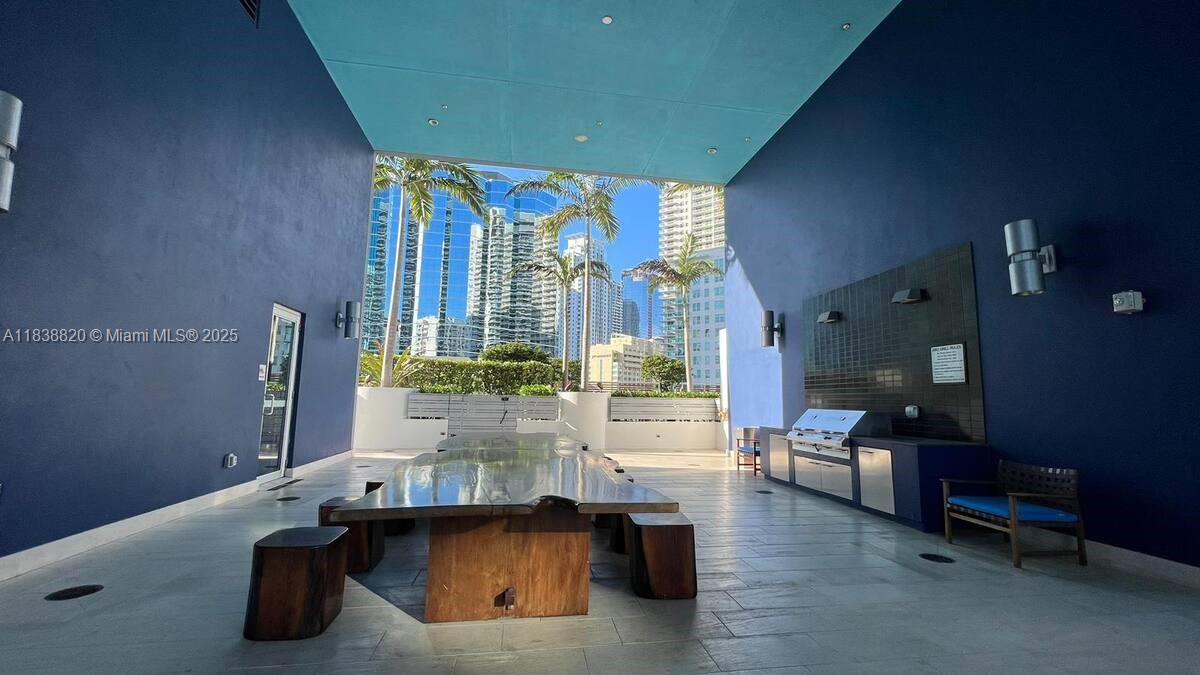 1300 Brickell Bay Drive, Unit 2813 Miami, FL 33131 - Photo 25 of 31