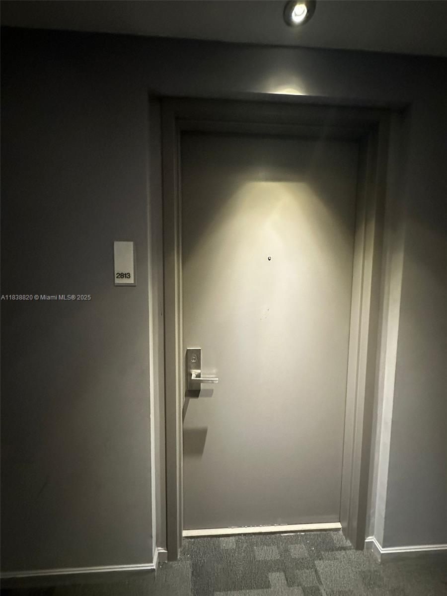 1300 Brickell Bay Drive, Unit 2813 Miami, FL 33131 - Photo 5 of 31