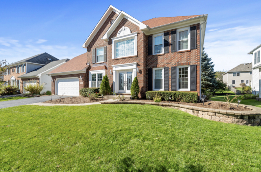 1916 Slippery Rock Road Naperville, IL 60565 - Photo 3 of 34