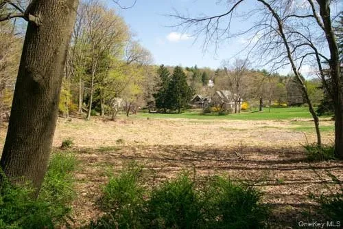 a view of an outdoor space