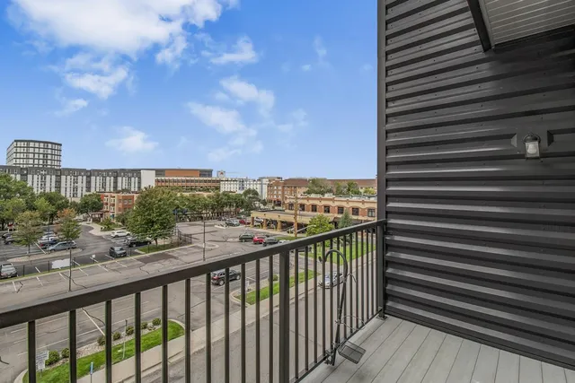 $235,000 | 2600 University Avenue Southeast, Unit 409, Minneapolis, MN 55414