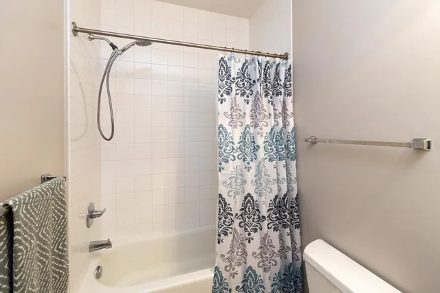 $235,000 | 2600 University Avenue Southeast, Unit 409, Minneapolis, MN 55414