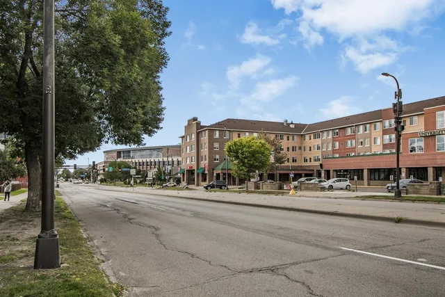 $235,000 | 2600 University Avenue Southeast, Unit 409, Minneapolis, MN 55414