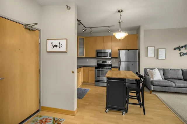 $235,000 | 2600 University Avenue Southeast, Unit 409, Minneapolis, MN 55414