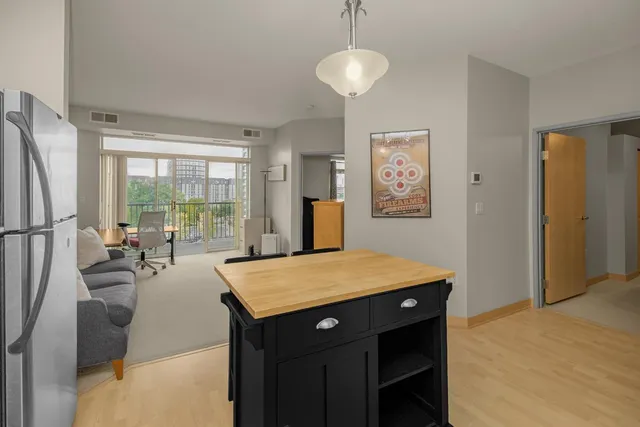 $235,000 | 2600 University Avenue Southeast, Unit 409, Minneapolis, MN 55414