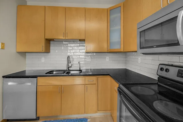 $235,000 | 2600 University Avenue Southeast, Unit 409, Minneapolis, MN 55414