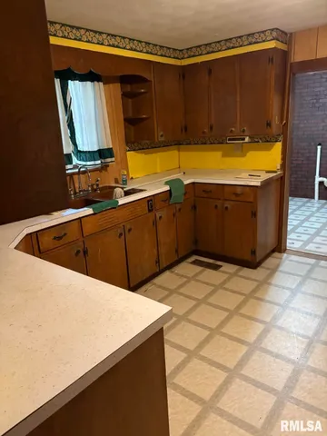 $119,900 | 1606 West Faust Street, Marion, IL 62959