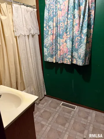 $119,900 | 1606 West Faust Street, Marion, IL 62959