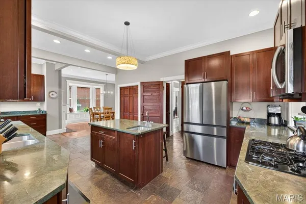 $899,900 | 5123 Westminster Place, St. Louis, MO 63108