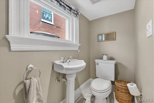 $899,900 | 5123 Westminster Place, St. Louis, MO 63108