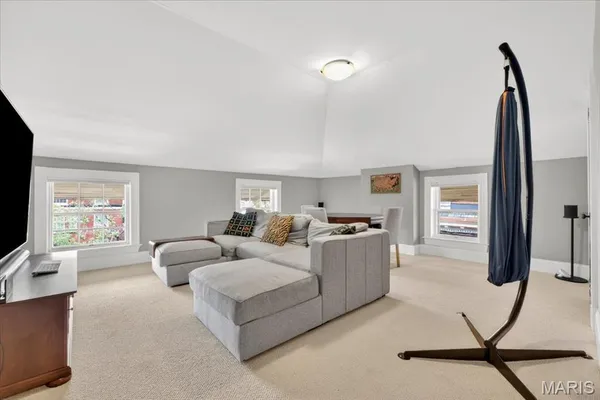 $899,900 | 5123 Westminster Place, St. Louis, MO 63108