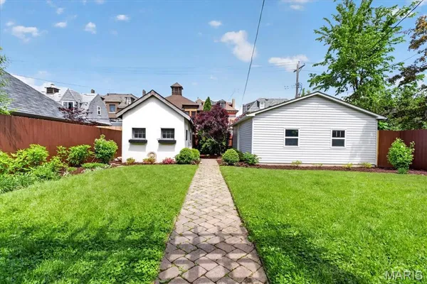 $899,900 | 5123 Westminster Place, St. Louis, MO 63108