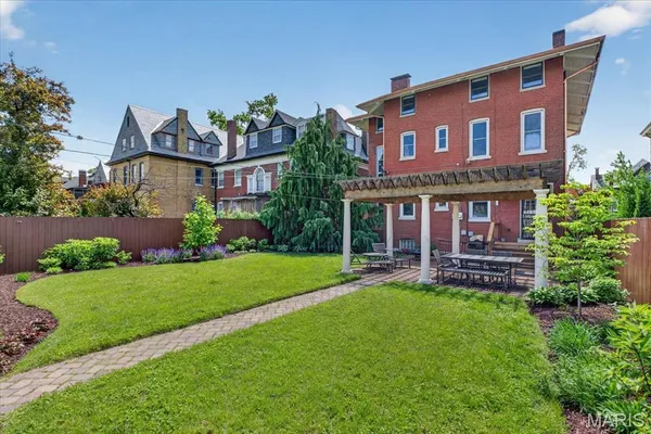 $899,900 | 5123 Westminster Place, St. Louis, MO 63108