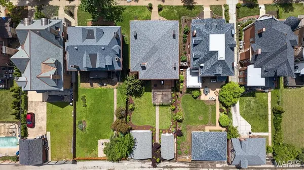 $899,900 | 5123 Westminster Place, St. Louis, MO 63108