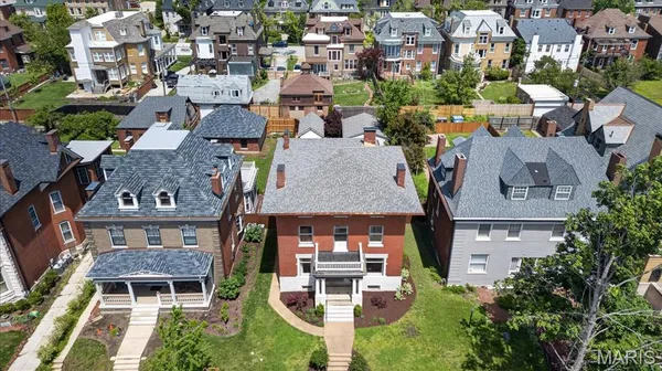 $899,900 | 5123 Westminster Place, St. Louis, MO 63108