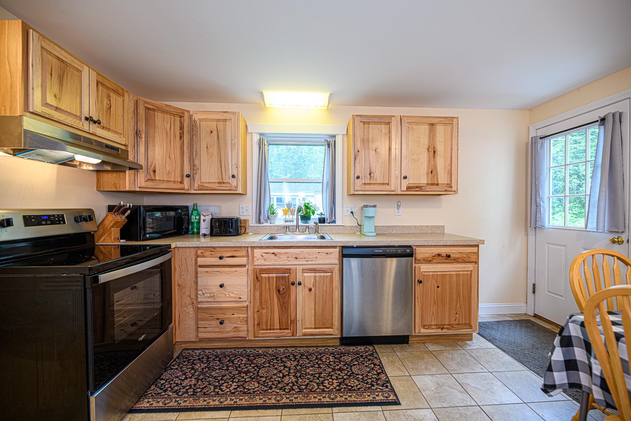 19-21 Old Lee Road Newfields, NH 03856 - Photo 6 of 37