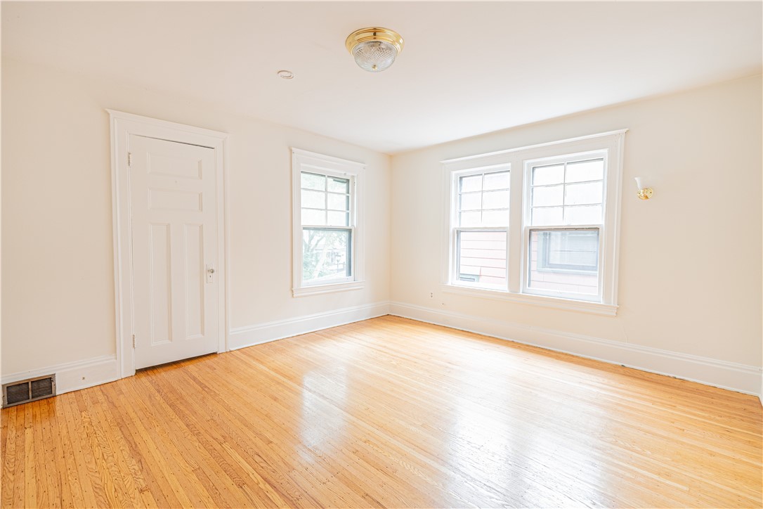 42 Thayer Street Rochester, NY 14607 - Photo 18 of 32