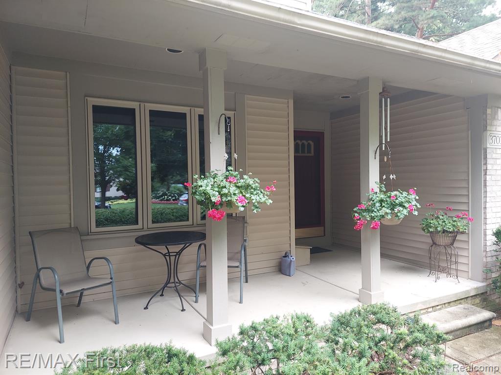 3703 Donley Avenue Rochester Hills, MI 48309 - Photo 2 of 25