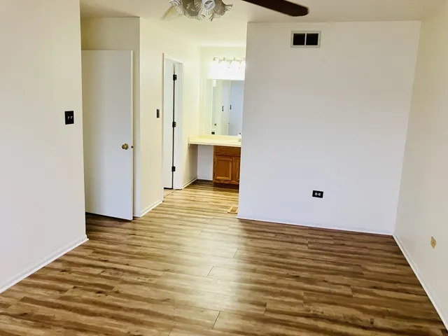 $2,250 | 3524 Willowview Court, Aurora, IL 60504