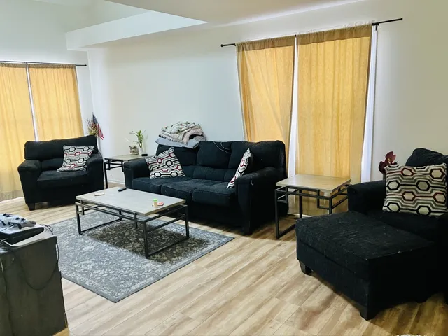 $2,250 | 3524 Willowview Court, Aurora, IL 60504