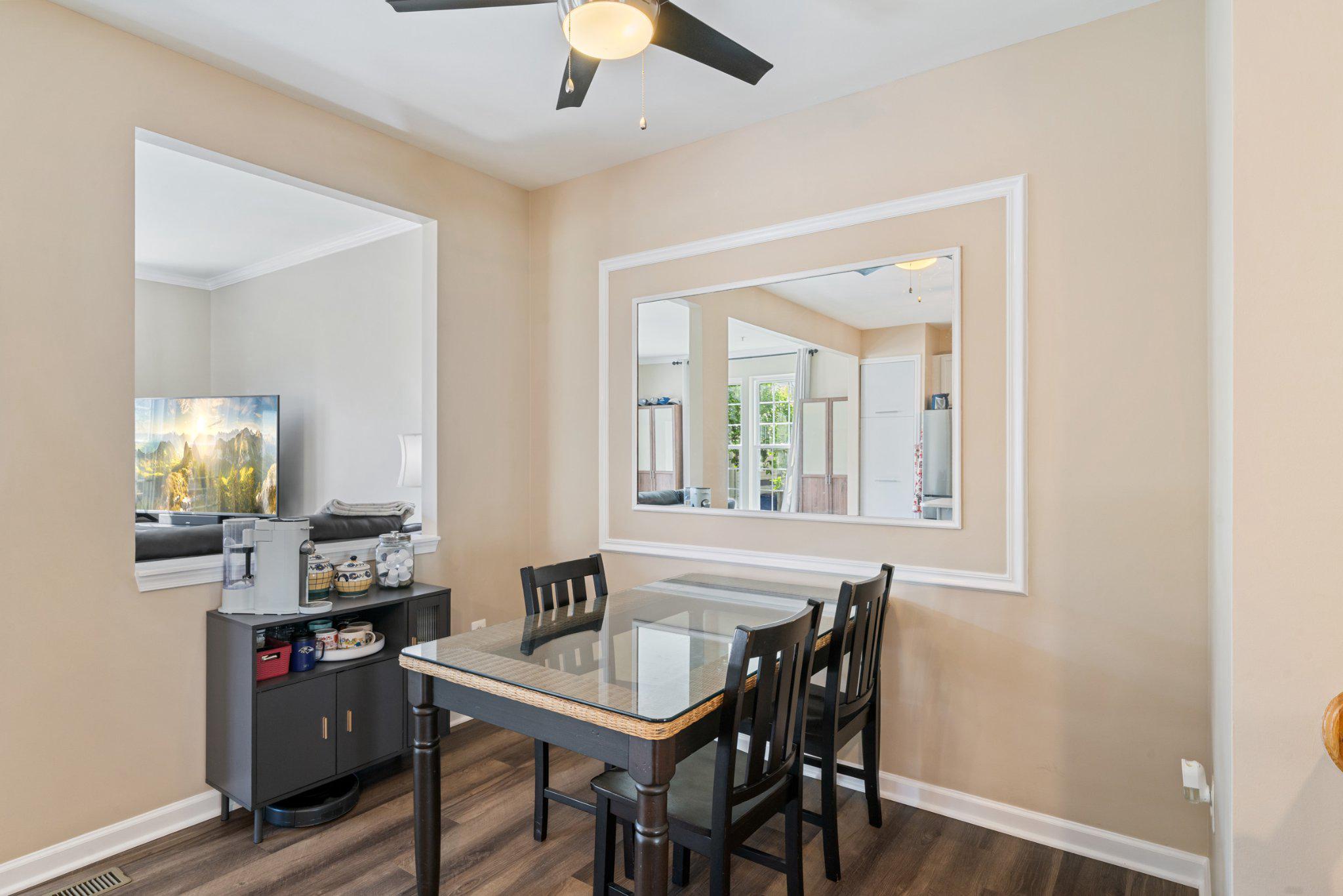 13916 Lullaby Road Germantown, MD 20874 - Photo 10 of 45 Dining area on main level.