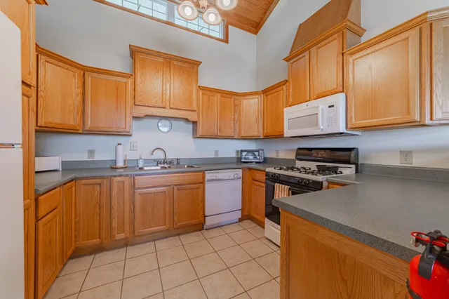 $459,950 | 1927 Laurel Lake Drive, Monteagle, TN 37356