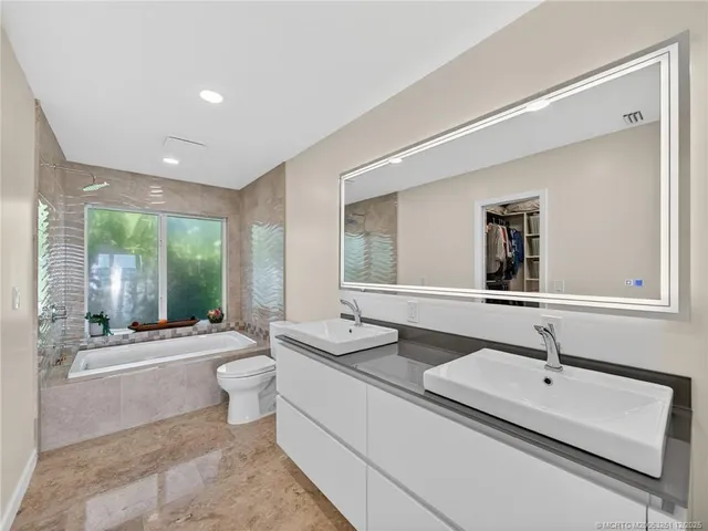 $1,250,000 | 3961 Northeast Breakwater Drive, Jensen Beach, FL 34957