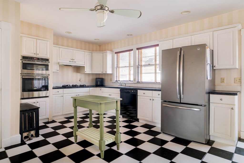 178 Brook Road Milton, MA 02186 - Photo 6 of 18