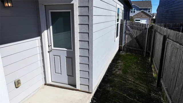 $214,999 | 125 Woodpecker Run, Jarrell, TX 76537