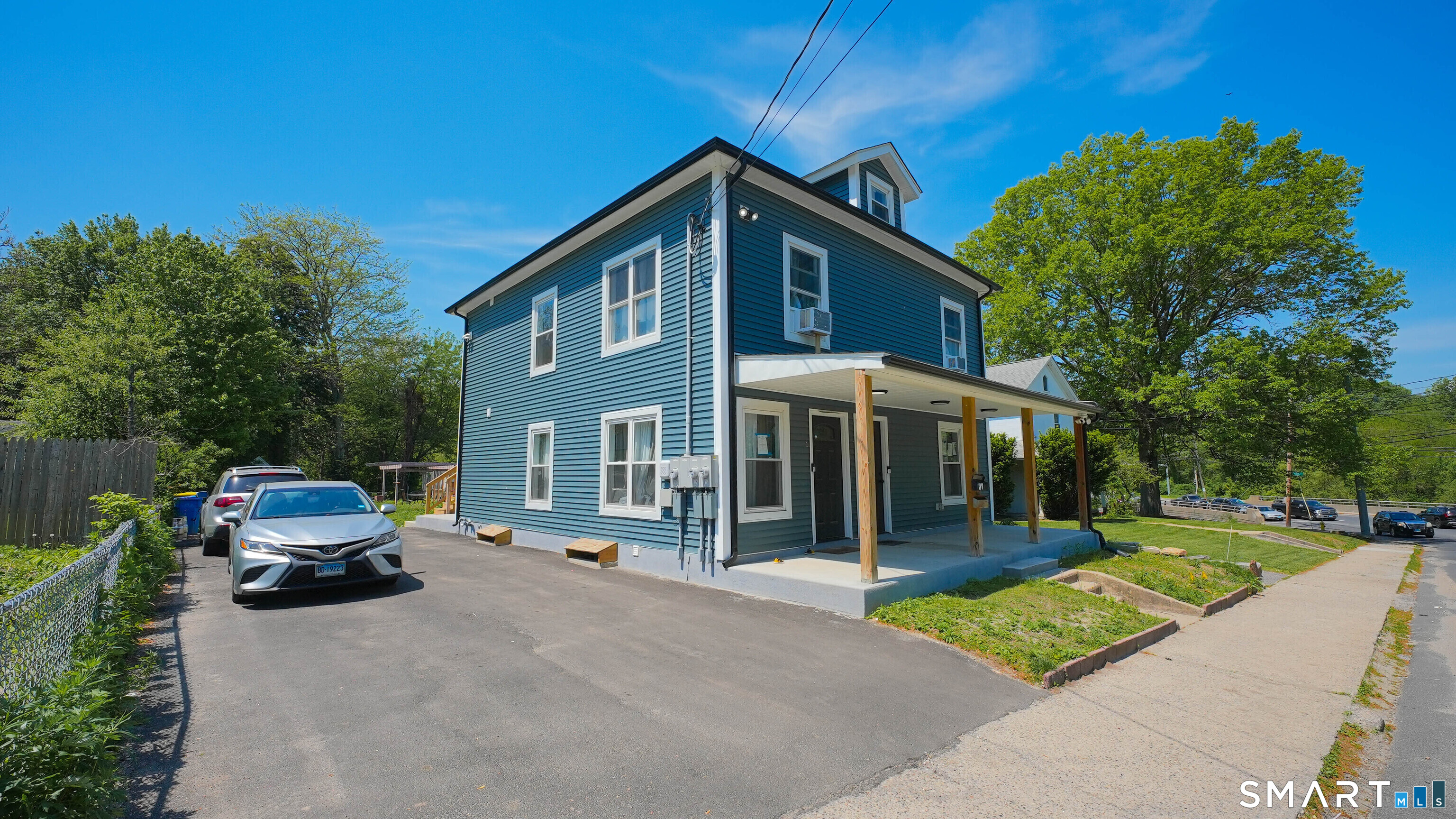 849 Frost Road Waterbury, CT 06705 - Photo 2 of 36 Gallery Image 2