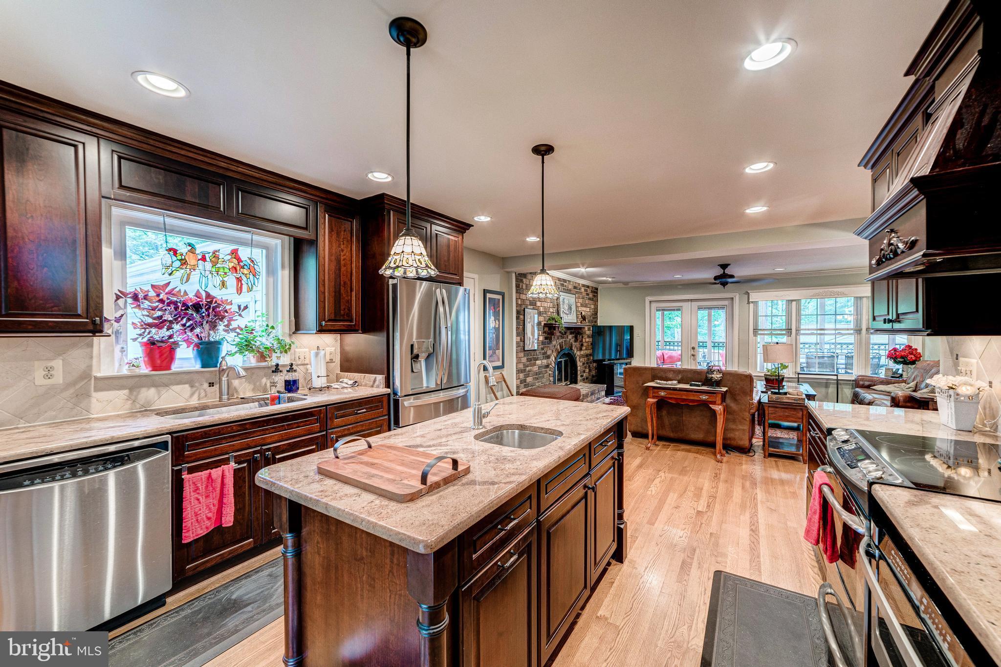 5114 Pheasant Ridge Road Fairfax, VA 22030 - Photo 4 of 65 Gallery Image 4