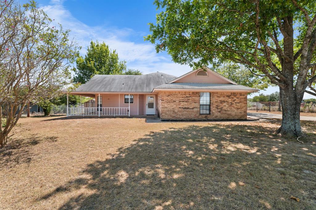 162 Warren Road Lorena, TX 76655 - Photo 4 of 39 Gallery Image 4