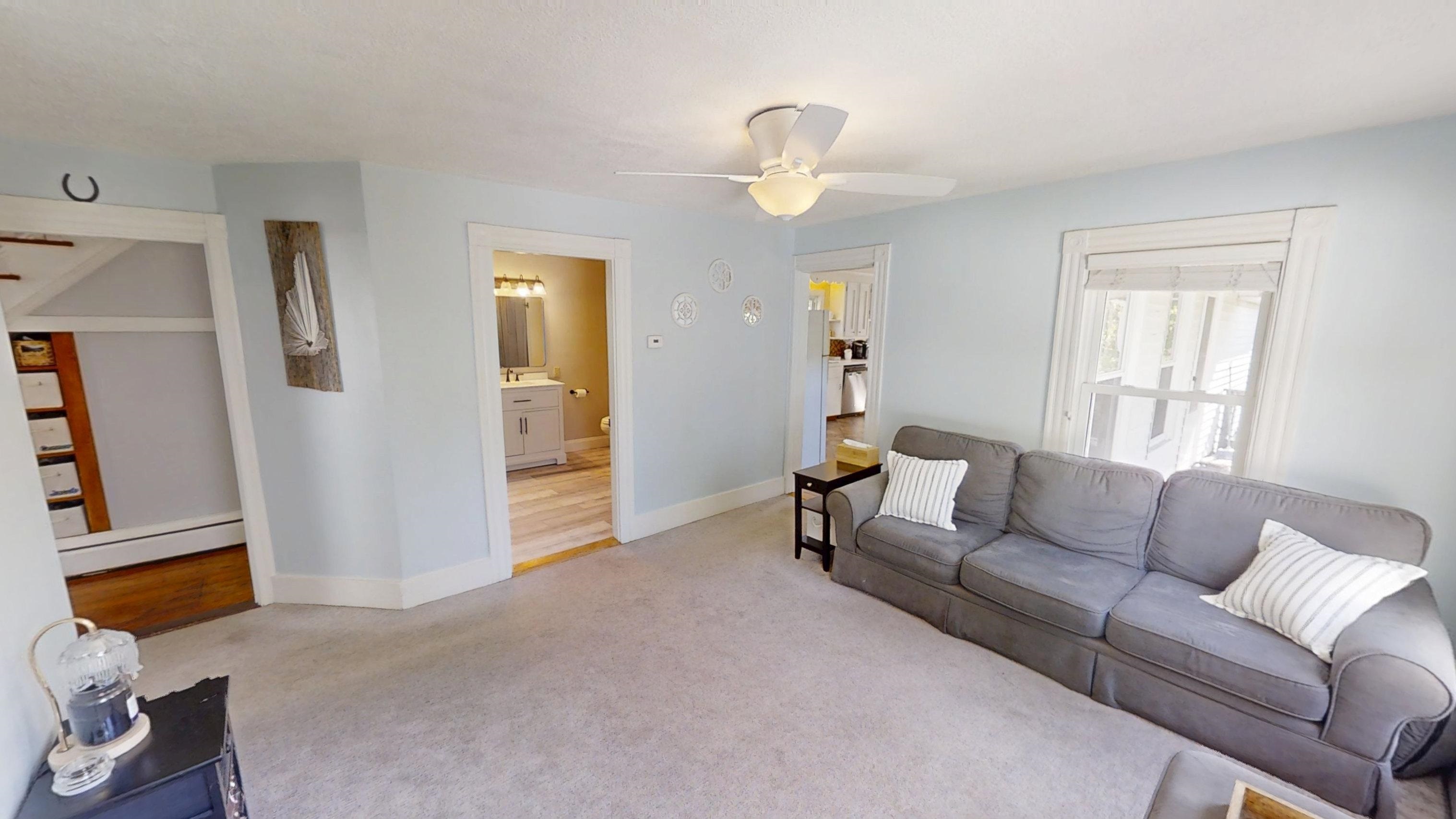 19 High Street Derry, NH 03038 - Photo 5 of 26