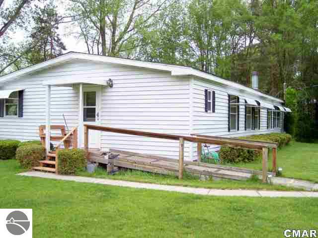 3528 Roe Court Weidman, MI 48893 - Photo 9 of 20 1772089-8.JPG
