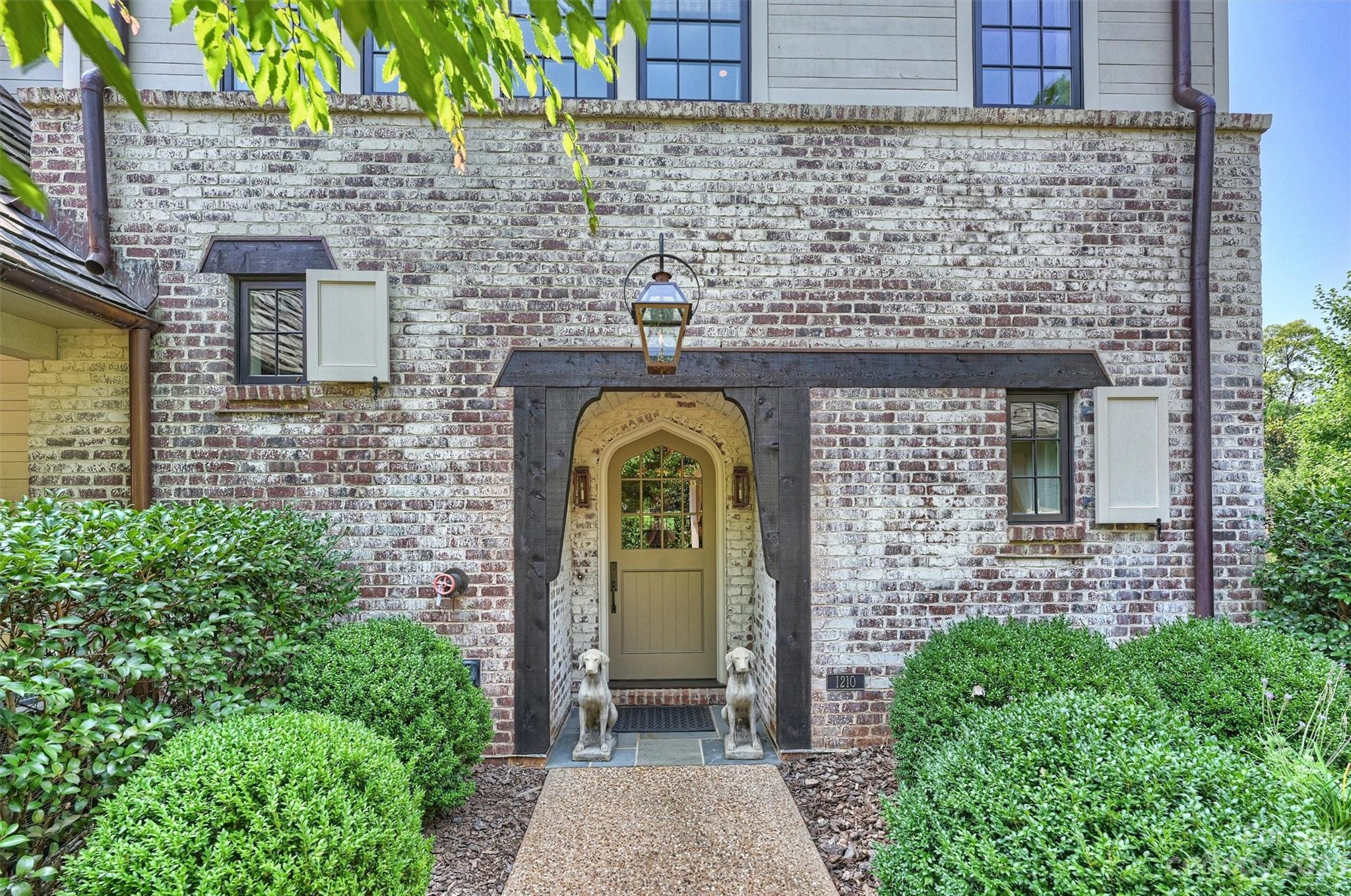 1210 Queens Road Charlotte, NC 28207 - Photo 4 of 43 Gallery Image 4