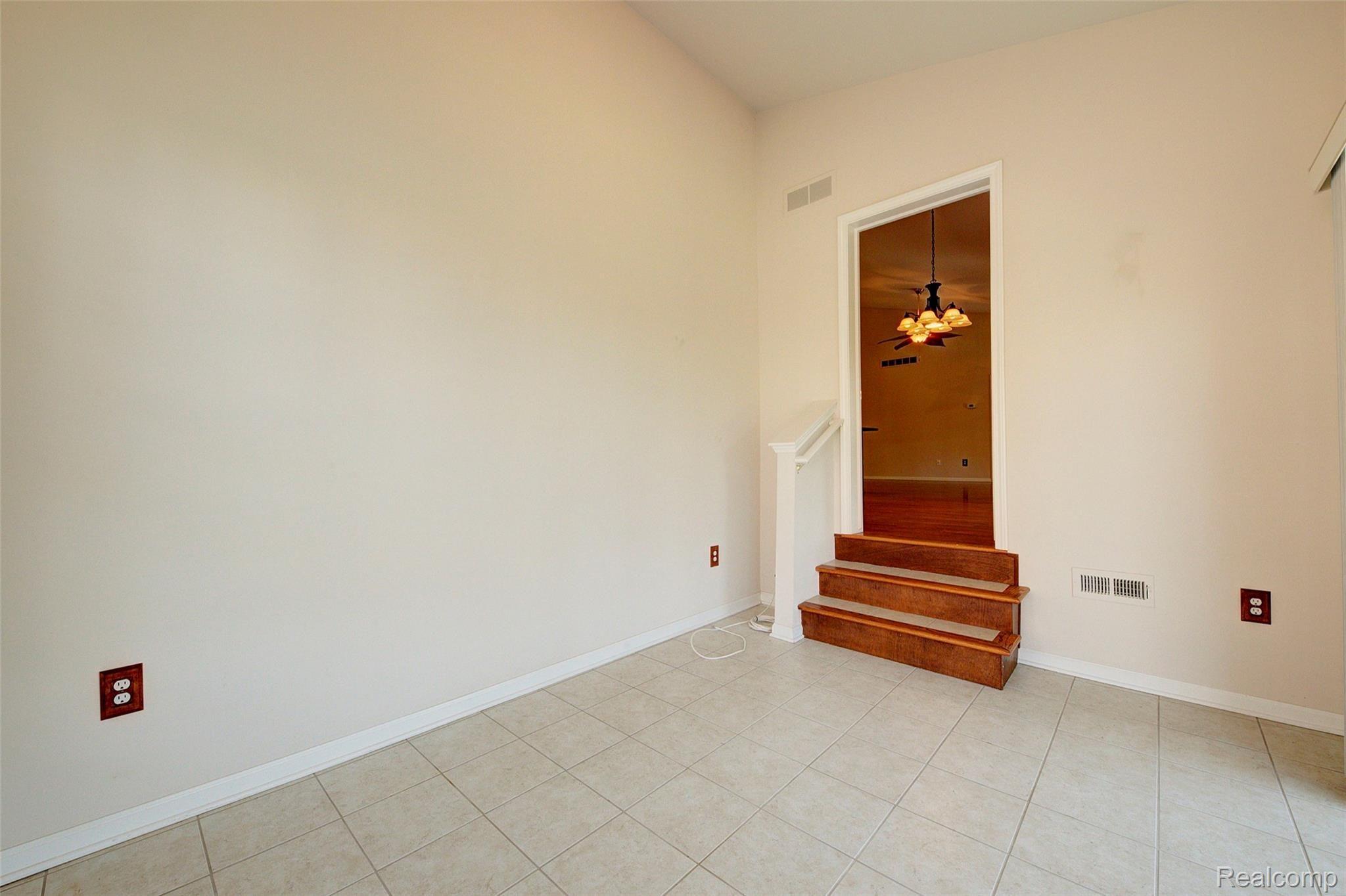 51211 Gold Ridge Lane Canton, MI 48188 - Photo 38 of 51 37 Sunroom.jpg