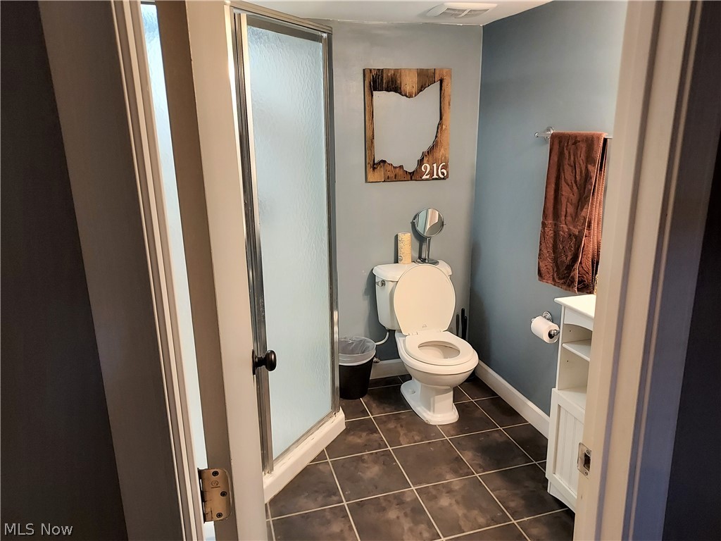 6330 Stanbury Road Parma, OH 44129 - Photo 22 of 27 Lower level full bath