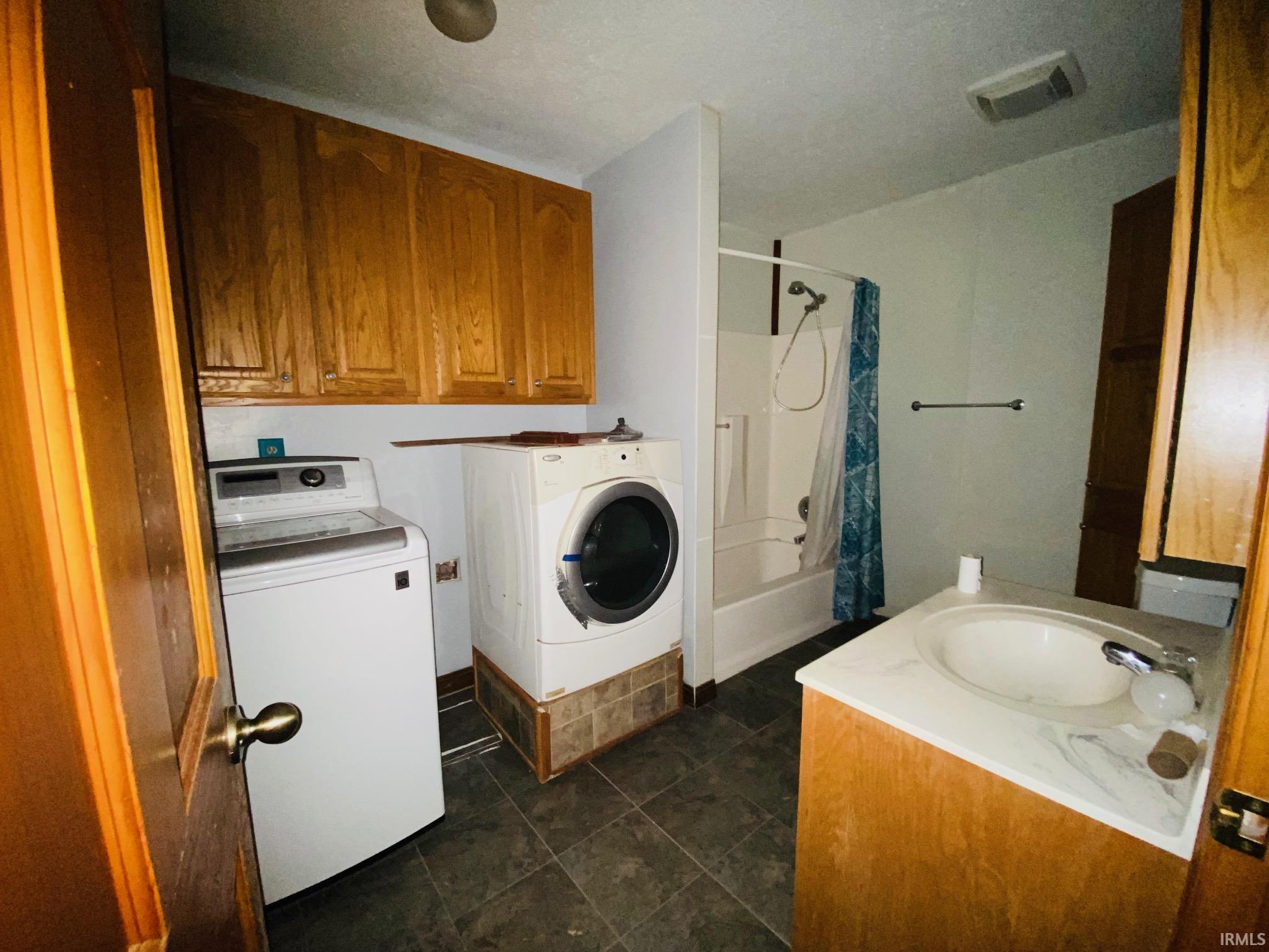 6744 South Riddle Road English, IN 47118 - Photo 4 of 29