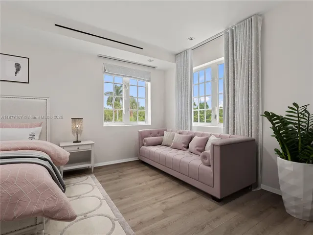 a view of entryway with a garden