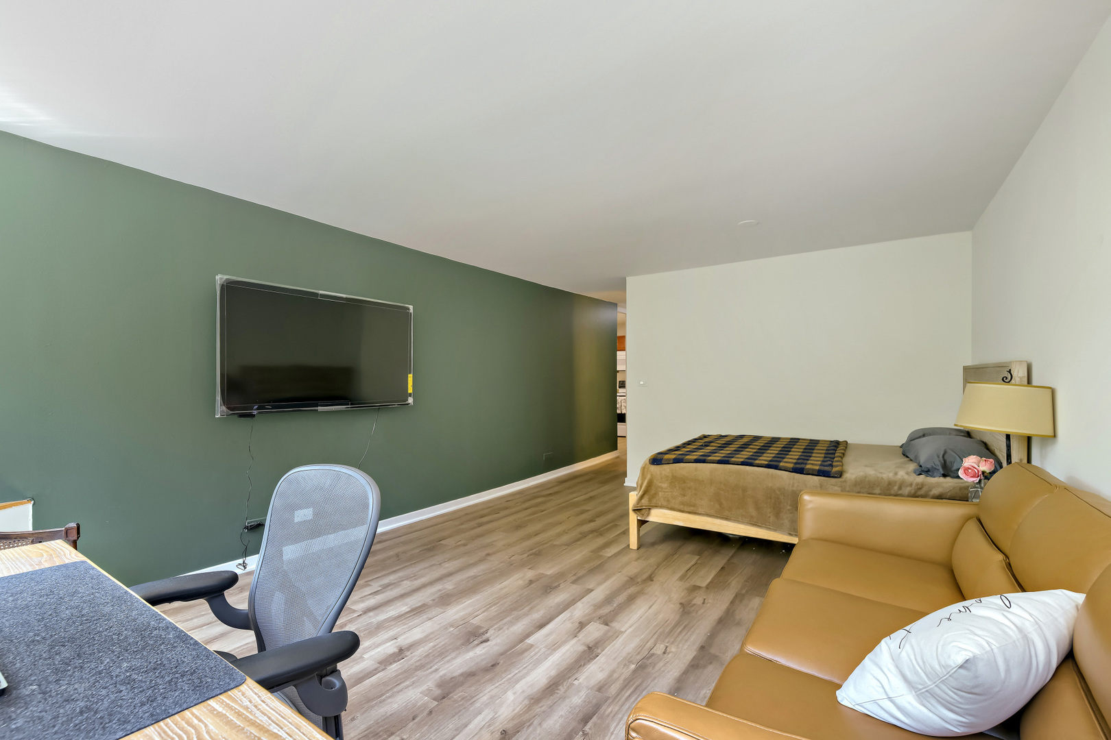 720 West Gordon Terrace, Unit 3R Chicago, IL 60613 - Photo 5 of 11
